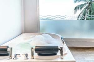 Caja de seguridad en la habitación, wifi gratis y ropa de cama