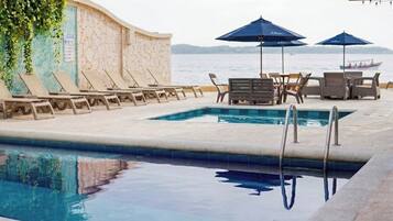 2 outdoor pools, open 9:00 AM to 10:00 PM, sun loungers