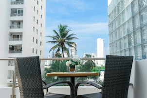 Caja de seguridad en la habitación, wifi gratis y ropa de cama