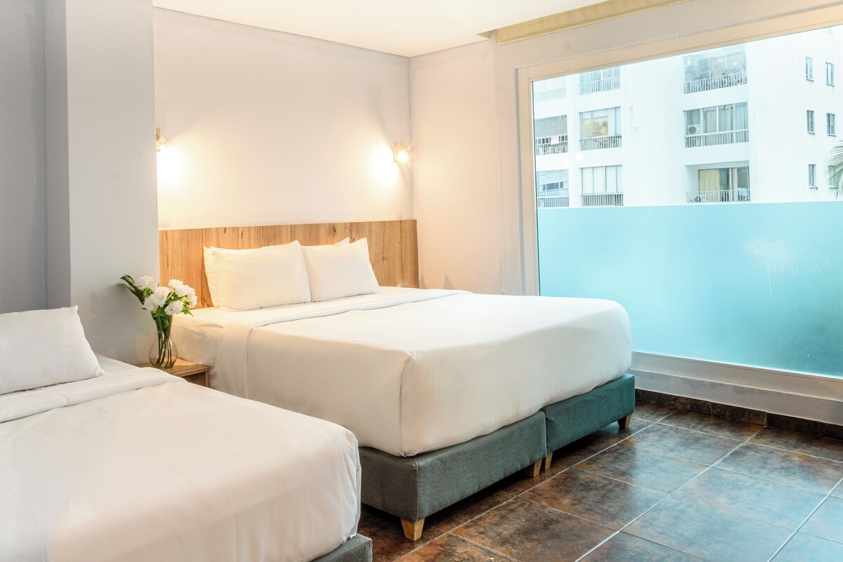 In-room safe, WiFi (free), bed sheets