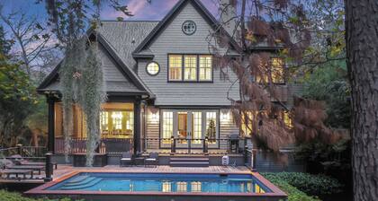 PREMIER Kiawah Home on Surfsong Road, 5 bedrooms, Private Pool!