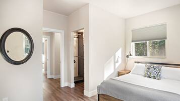 5 bedrooms, WiFi, bed sheets