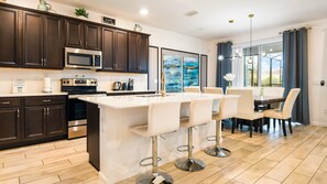 Fridge, microwave, oven, stovetop - Harry Potter/Star Wars Themed/Lakeview/Near Parks! (Kissimmee)