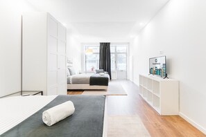 1 bedroom, internet, bed sheets