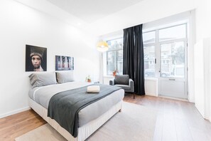 1 camera, accesso a Internet, lenzuola