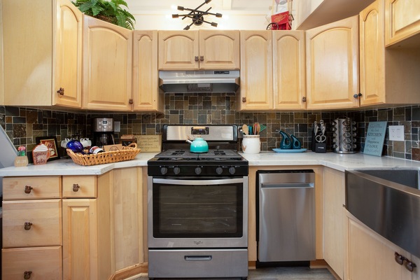 KĂŒhlschrank, Ofen, Herdplatte, GeschirrspĂŒler