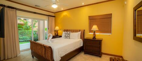 2 habitaciones, tabla de planchar con plancha y cuna de viaje