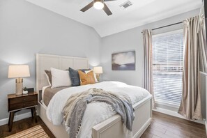 3 bedrooms, desk, iron/ironing board, travel crib