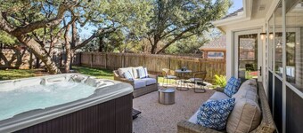 'Autumn Fire' -Hot Tub! Fully Equipped Kitchen!