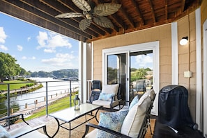 Property grounds - Bay Breeze by SoCharm | Luxurious Waterfront Condo (Cornelius)