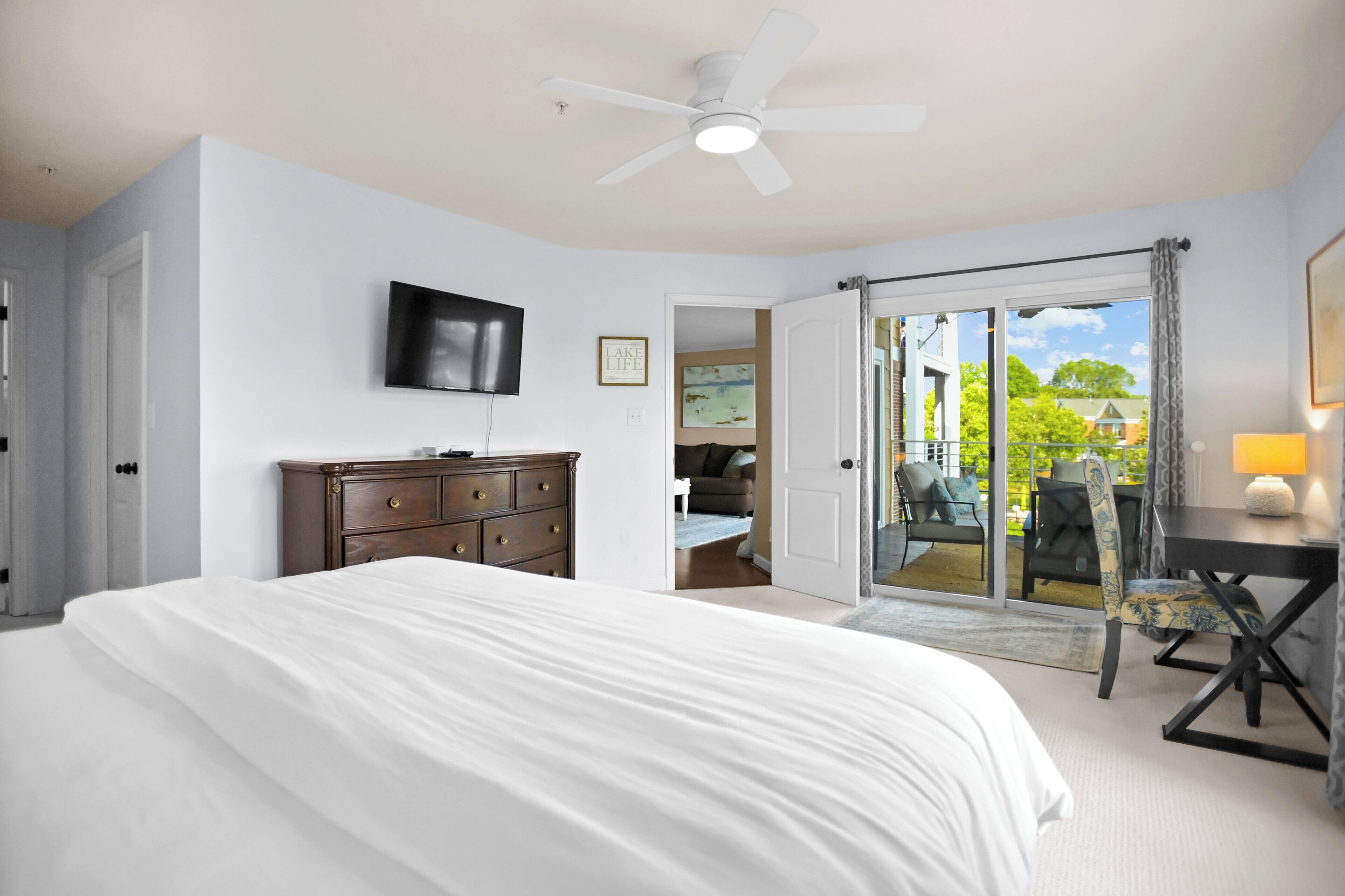 3 habitaciones, tabla de planchar con plancha y wifi gratis 