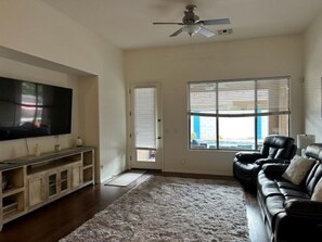 Smart TV, fireplace, DVD player