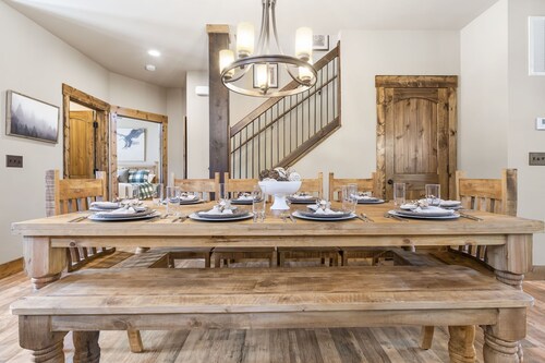 Private Indoor Pool-Lake Front/Access-Hot Tub-Games-$400 Daily Tickets!