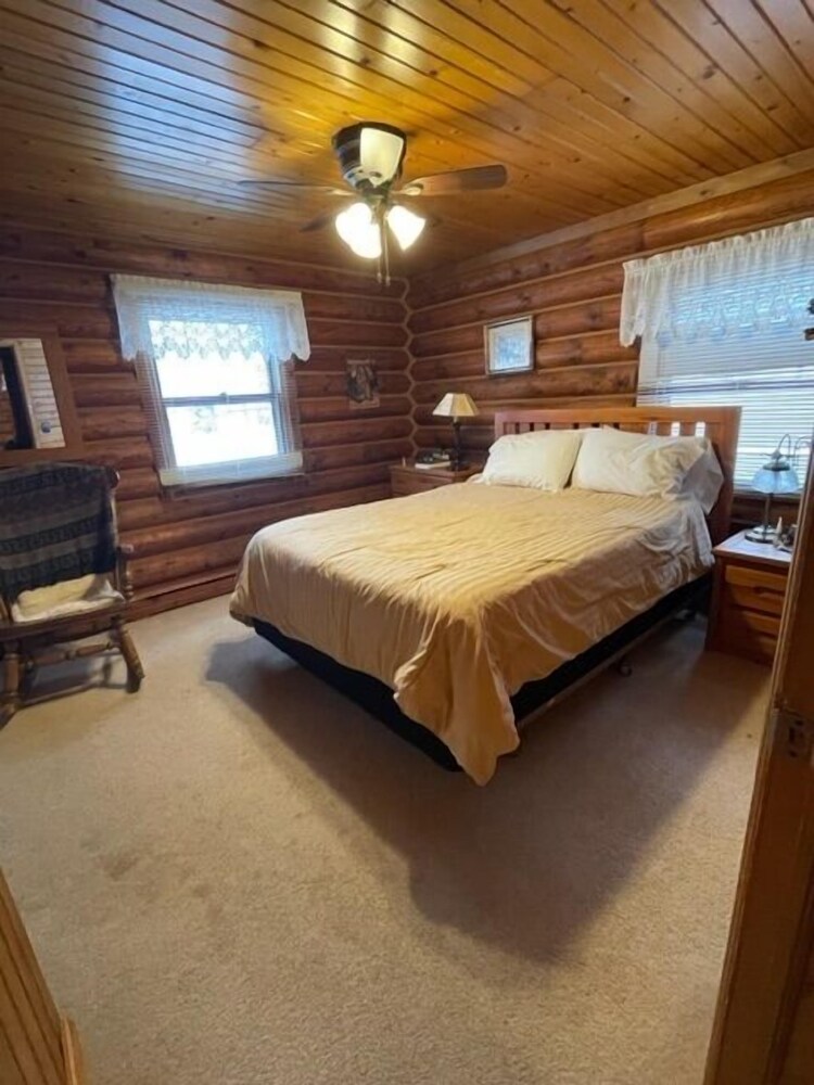 Summer Special!!! 20 discount on week stay!!! Log Home on Cisco Chain