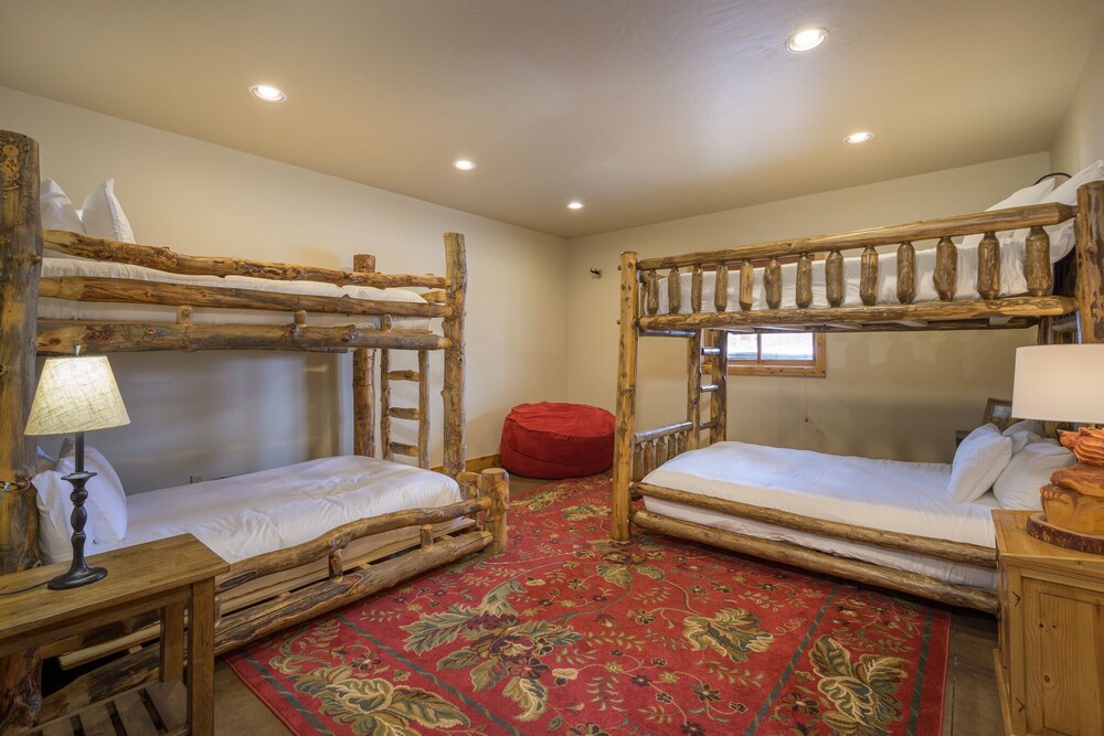 The Wagon Ranch minutes from Winter Park, Granby Ranch and Rocky Mtn