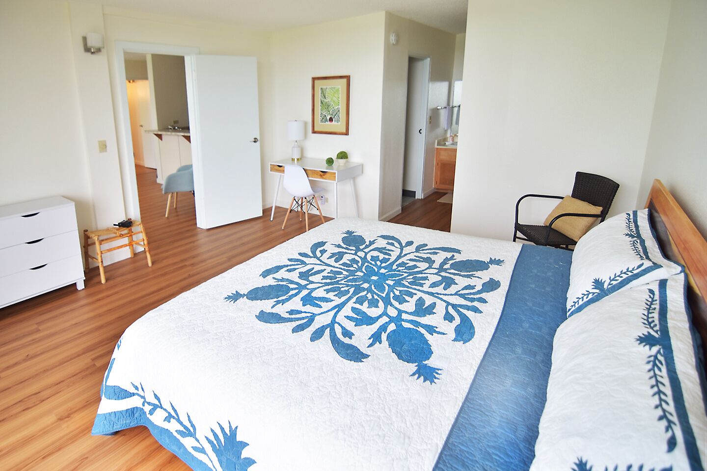 2 bedrooms, desk, iron/ironing board, travel crib