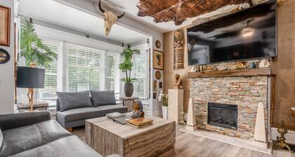 Palace Ramses: OSU/SOHUD Luxury Home w/ Barcade/Gym/Throne/ 1st Flr Master Suite