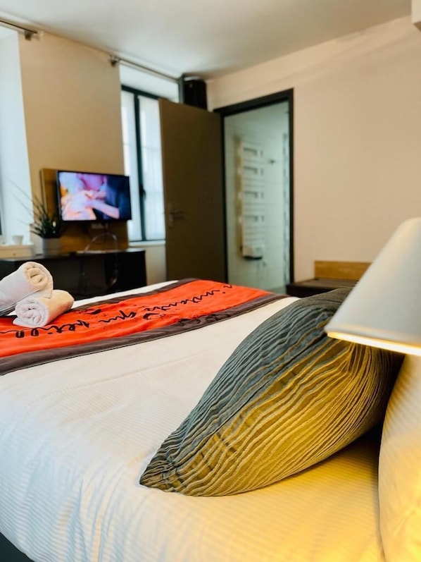 Hair dryer, towels - Au Coeur Des Bulles (Loches-sur-Ource)