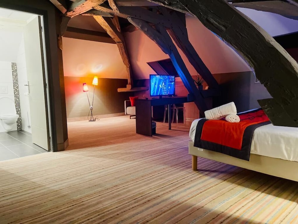 4 Star Hotels