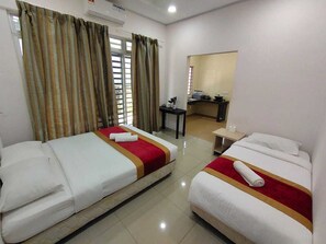 Comfort Room | Iron/ironing board - MUTIARA HEIGHT HOMESTAY  (Bentong)