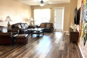 Flat-screen TV - Harry's Headquarters: Lake View, Spacious Condo, Extra Amenities (Orlando)