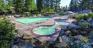 Outdoor pool, a heated pool - Beautiful 7th Mt Resort near Mt Bachelor. 3 BD-3 BA, Resort Amenities. (Bend)