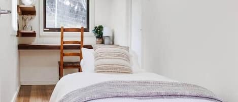 4 bedrooms, in-room safe, desk, iron/ironing board