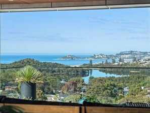 Interior - Luxe Terrigal Beach ocean view (Wamberal)