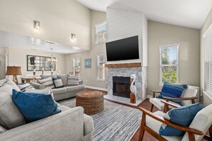 Smart-TV, Kamin, Tischfußball