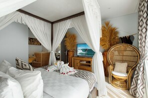 In-room safe, iron/ironing board, free WiFi, bed sheets