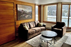 Smart TV, fireplace - Keystone Lakeside Condo (Keystone)