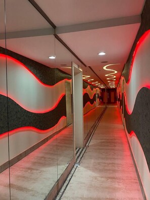 Sauna seca, banheira de hidromassagem, sauna a vapor, banho turco/hammam