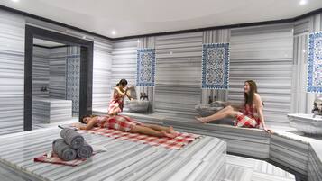 Sauna, tina de hidromasaje, baño de vapor y baño turco o hammam