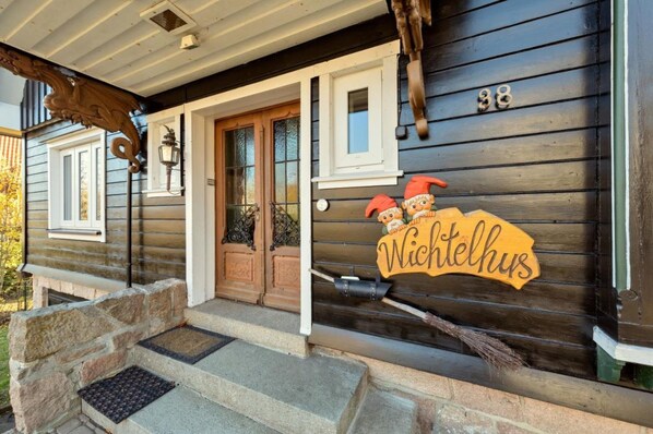 Exterior detail - Vacation Home "Wichtelhus" with 2 Private Balconies & Wi-Fi (Braunlage)