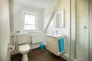 Douche, serviettes fournies