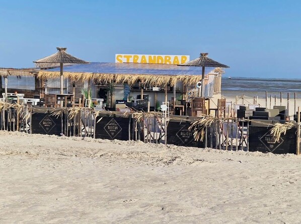 Vlak bij het strand