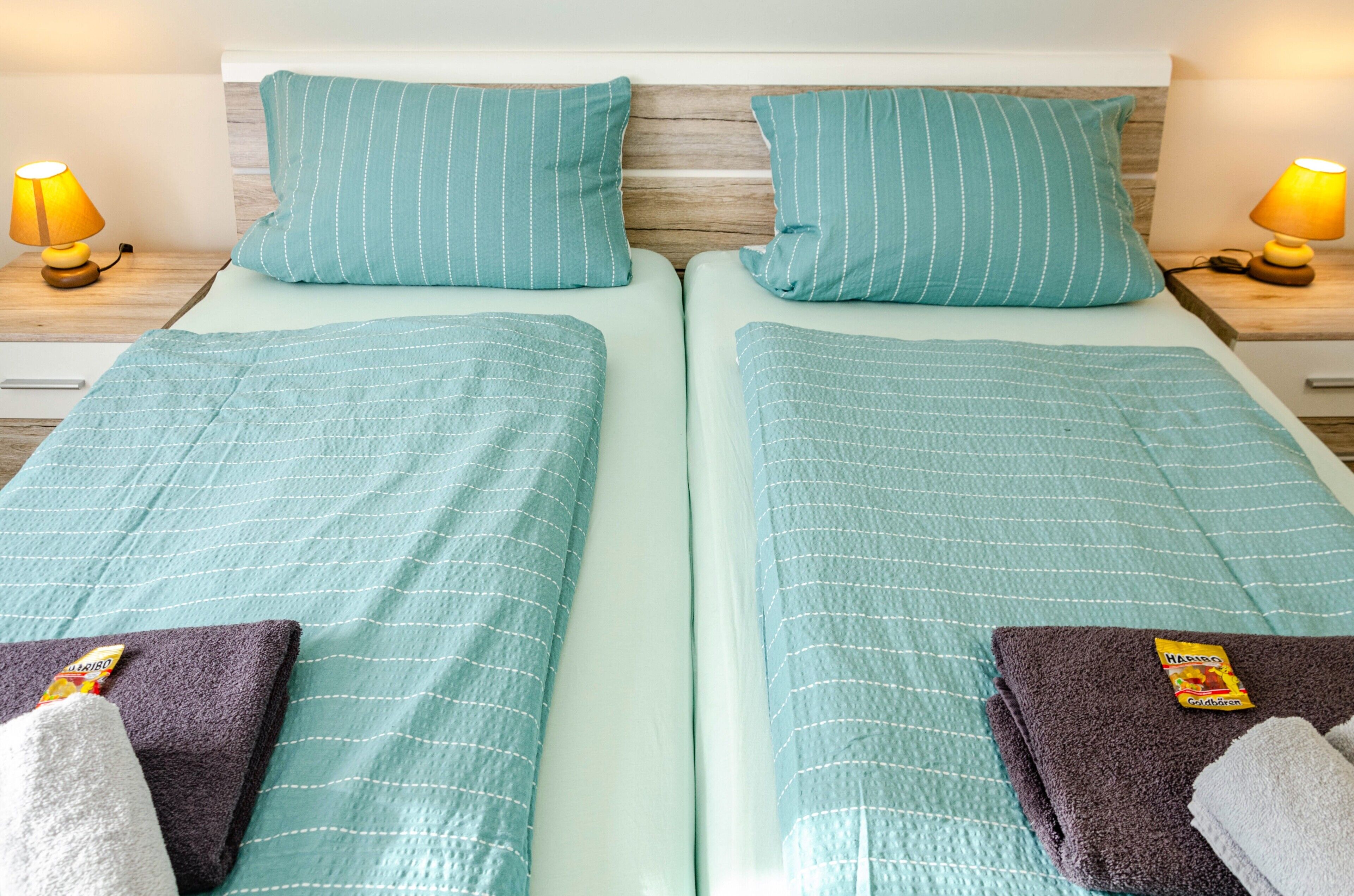 2 chambres, fer et planche à repasser, Wi-Fi gratuit, draps fournis