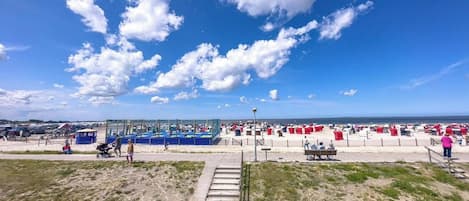 Una playa cerca