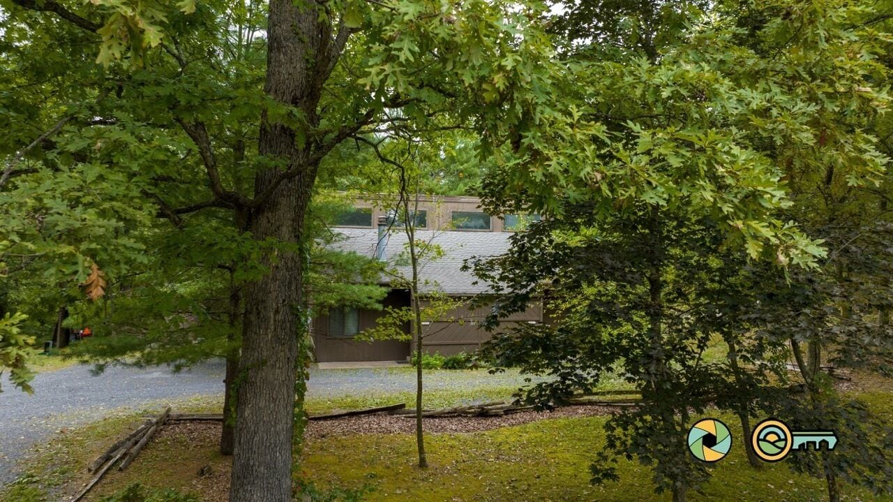 Woodland Retreat (#100A) | Quiet area | Minutes to Bryce Resort!
