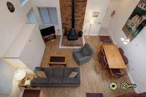 TV, fireplace, DVD player - Woodland Retreat (#101A) | Quiet area | Minutes to Bryce Resort! (Basye)