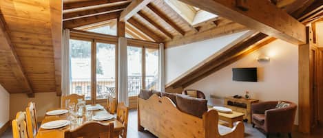 Wohn- und Esszimmer