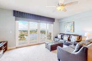 Télévision, lecteur de DVD, services de streaming