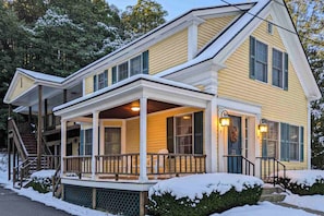 Exterior - Condo in the heart of town near skiing - less than a mile to Okemo Mountain (Ludlow)
