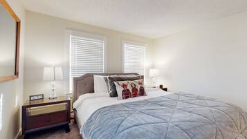 1 bedroom, iron/ironing board, internet, bed sheets