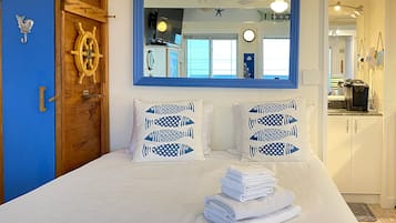 WiFi, bed sheets