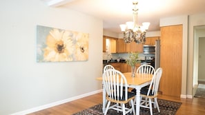 Dining - Comfy Escape with Lake Chapin views! (Berrien Springs)