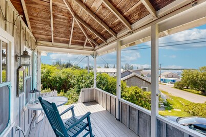 Lovely home with harbor views, gas grill, streaming, W/D, & gourmet range