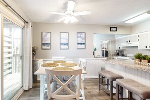 Dining - Dog-friendly condo with ocean views, large deck, washer/dryer & central AC (Murrells Inlet)