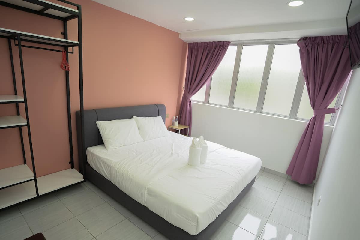 Habitación doble Deluxe | Tabla de planchar con plancha, wifi gratis y ropa de cama