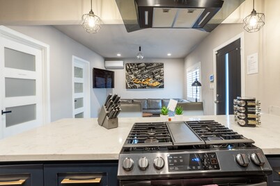 NEWLY Renovated 2bed/1bath home!